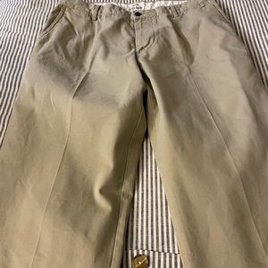 Dockers khakis size 34